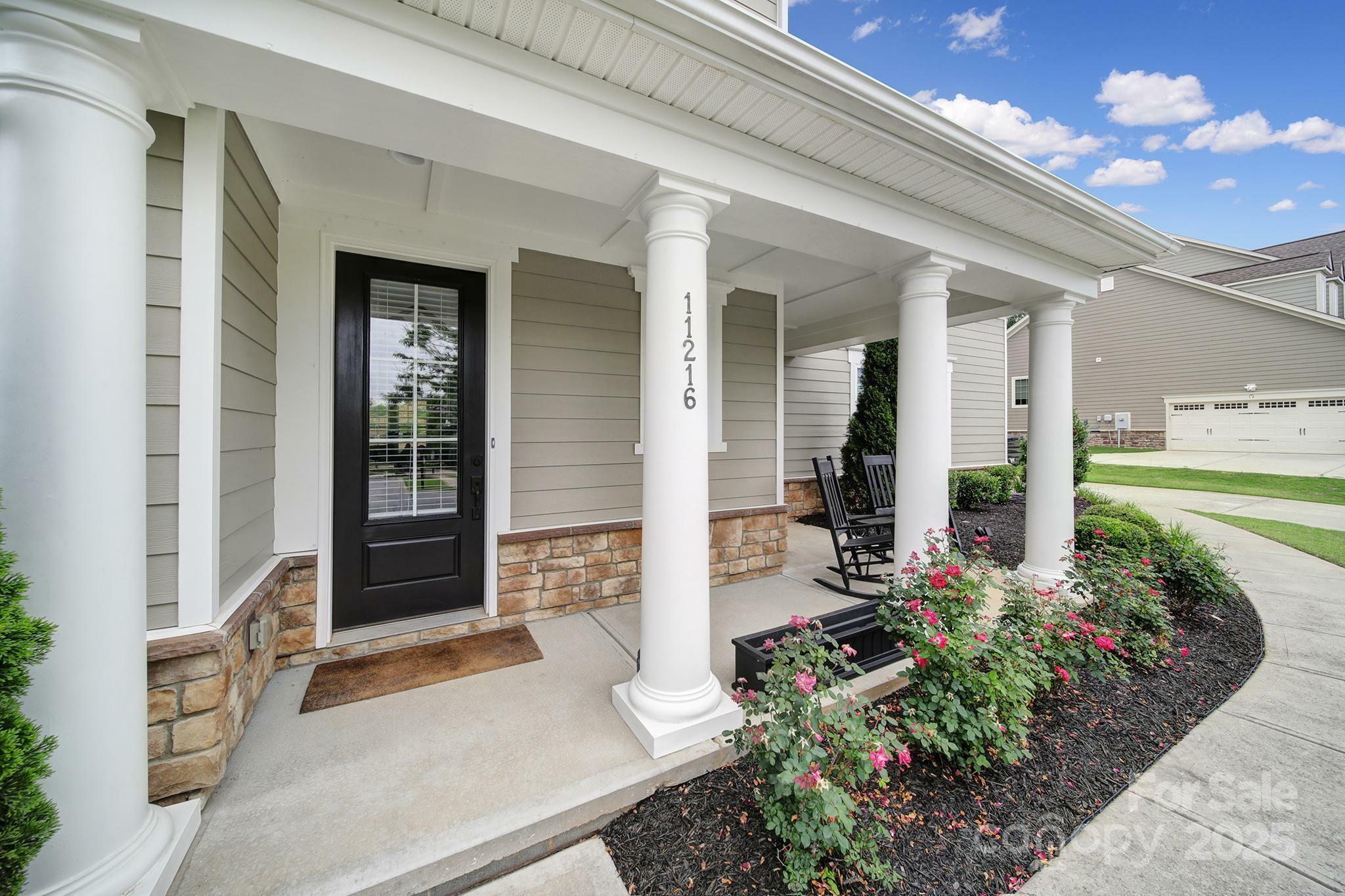 Property Photo: 11216 Preservation Lane NC 28278