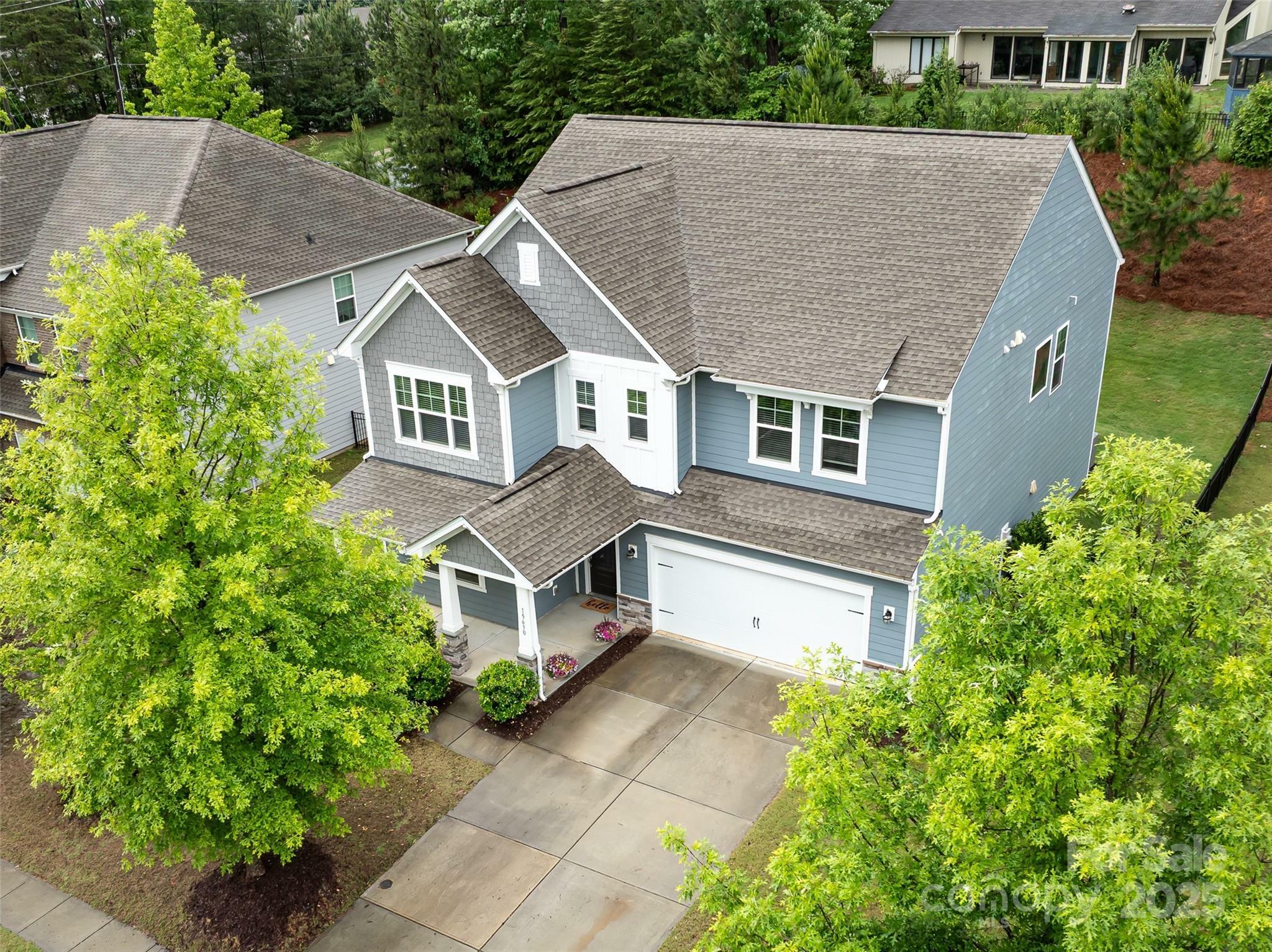 Property Photo: 15630 Oleander Drive NC 28278