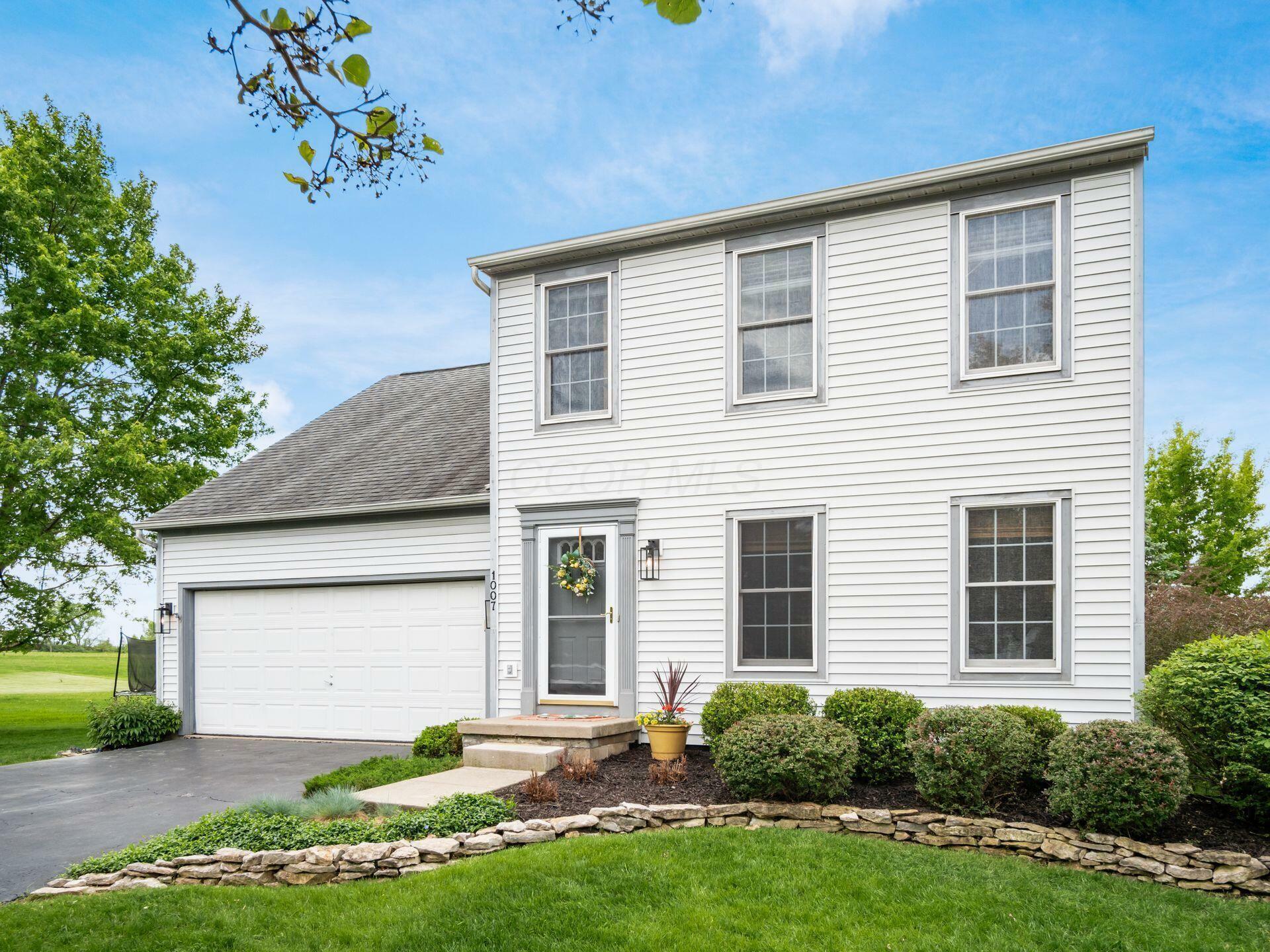 Property Photo: 1007 Valley Drive OH 43040
