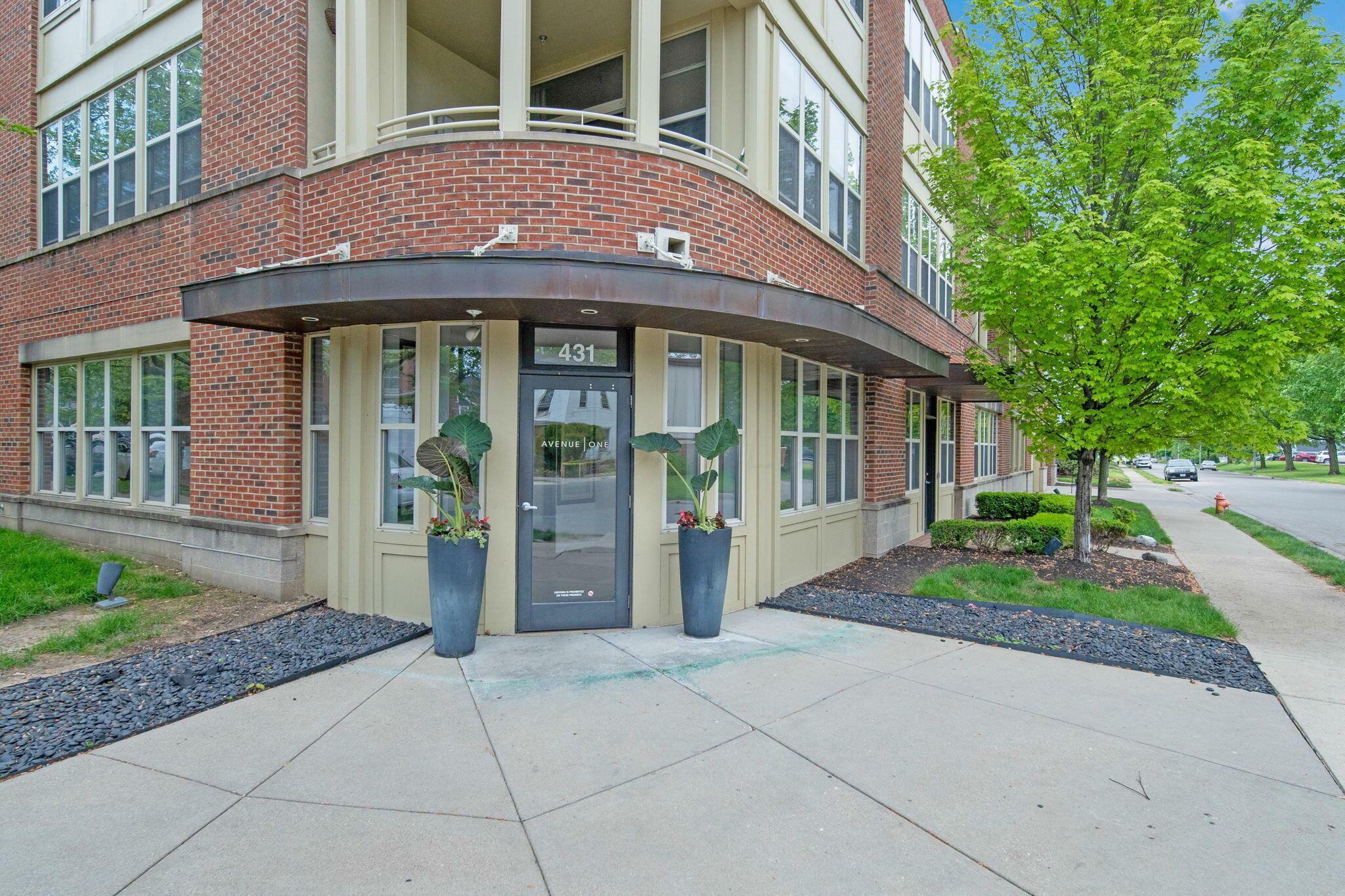 Property Photo: 431 W 1st Avenue OH 43201