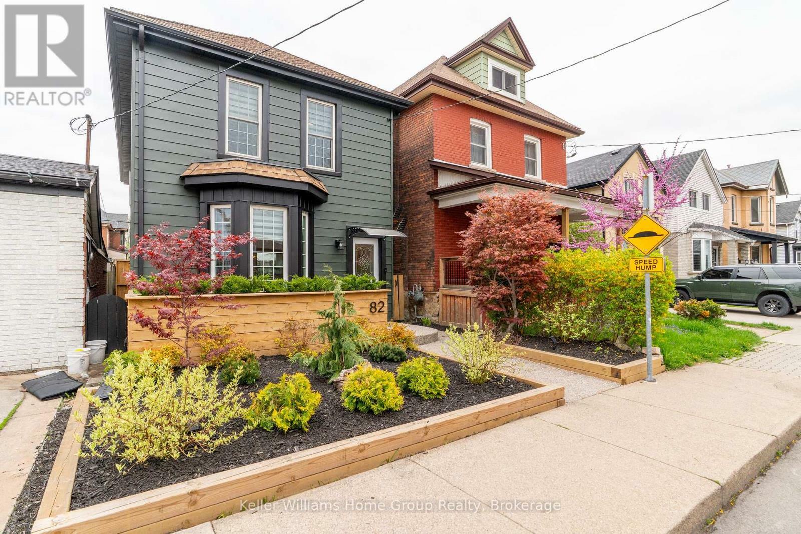Property Photo: 82 Oak Avenue ON L8L 5M8