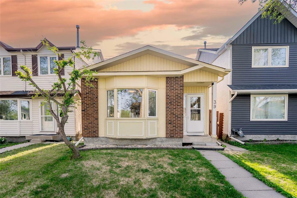39 Craglea Corners  Winnipeg MB R2C 4H8 photo
