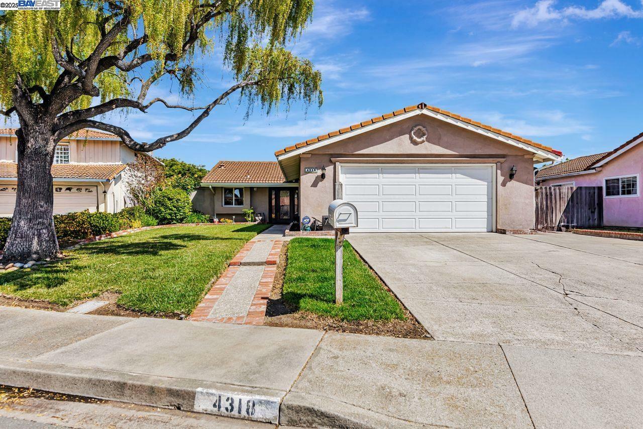 Property Photo: 4318 Ellen Way CA 94587