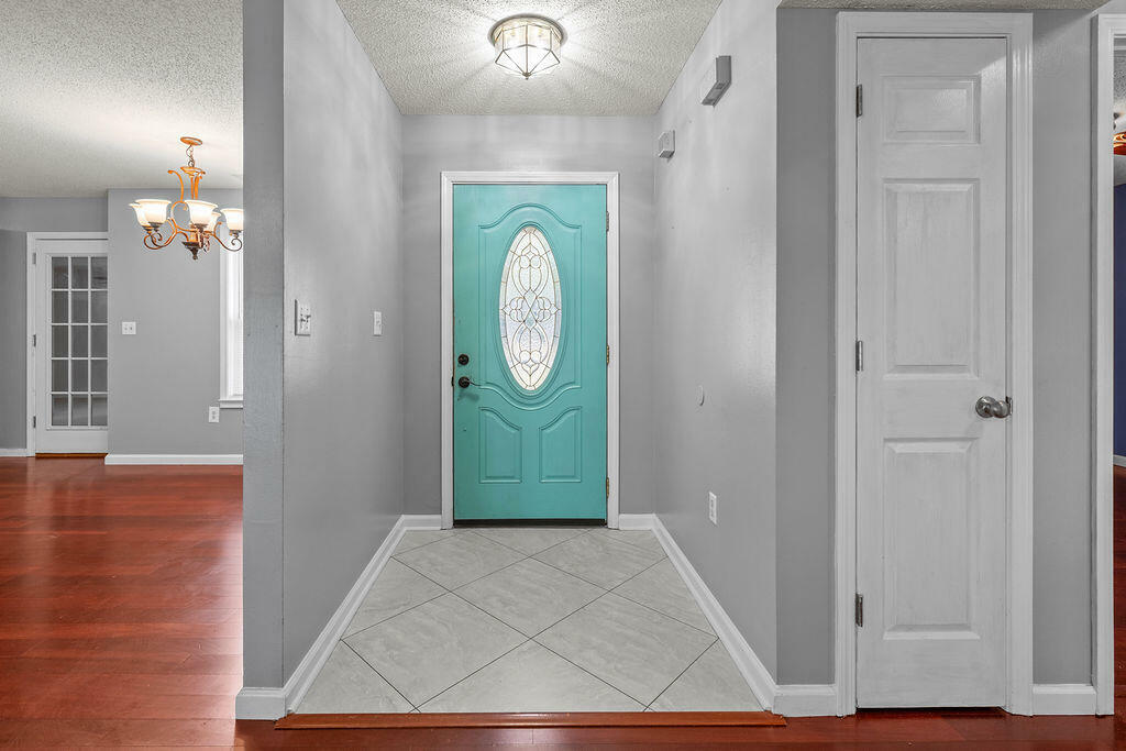 Property Photo: 147 Nicole Lane FL 32539