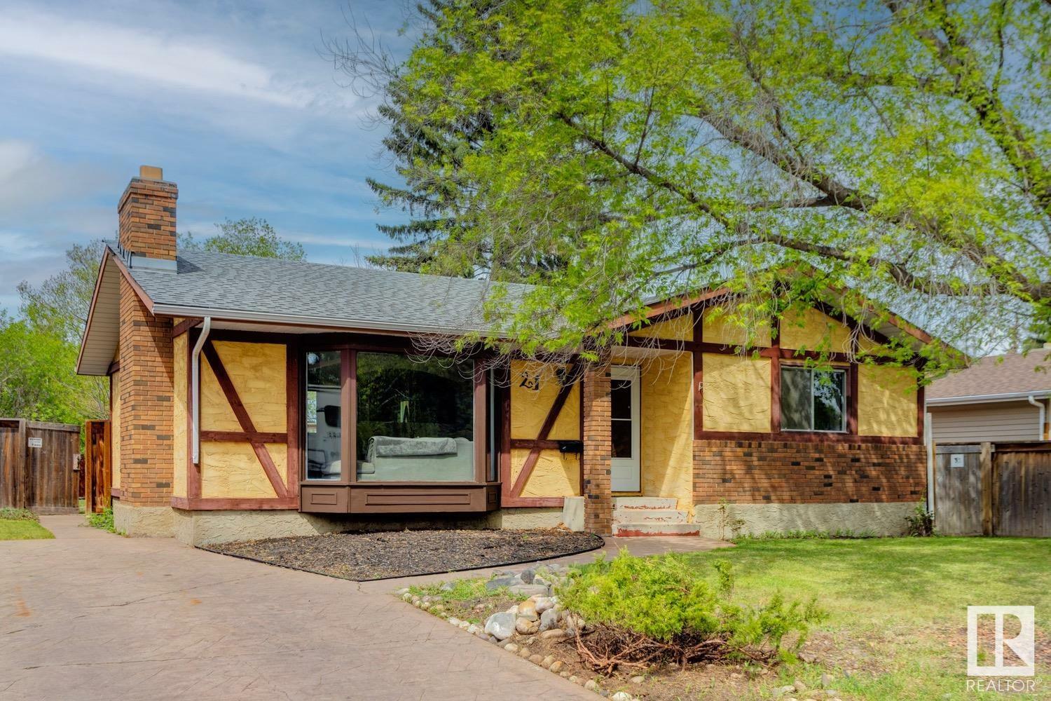 Property Photo: 21 Marion Drive AB T8A 3W3