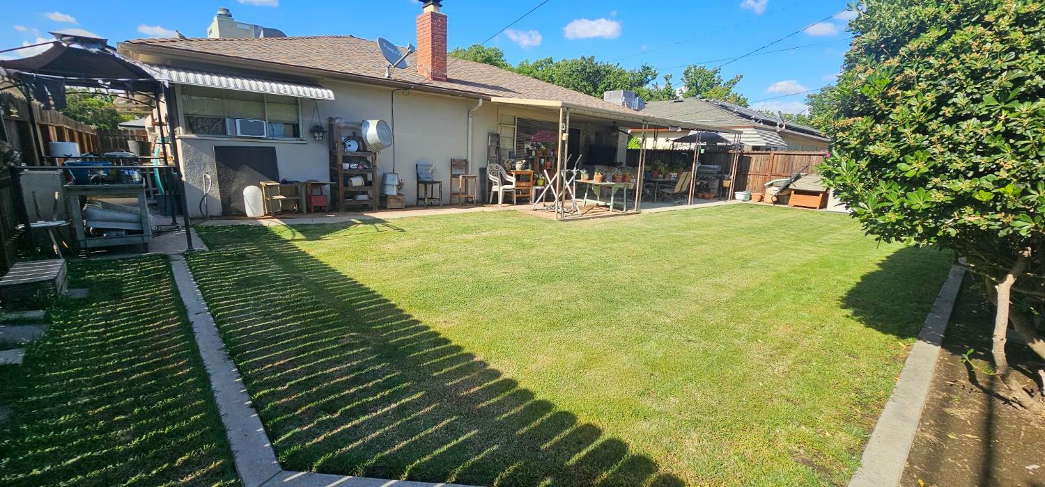 Property Photo: 3356 E Austin Way CA 93726