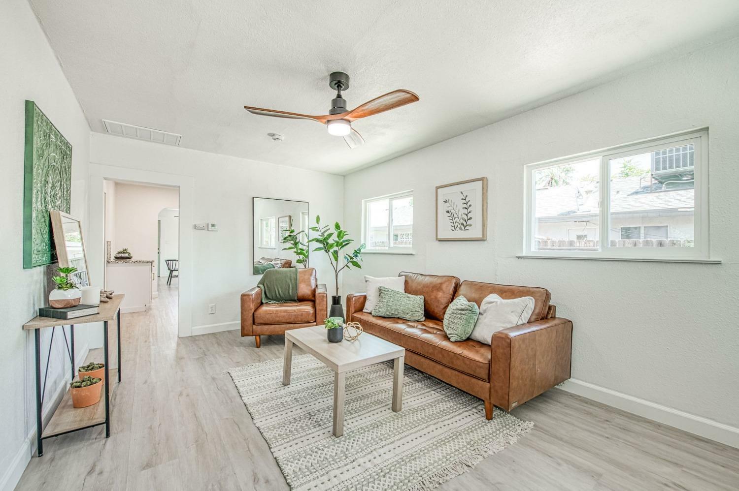 Property Photo: 1141 E Brown Avenue CA 93704