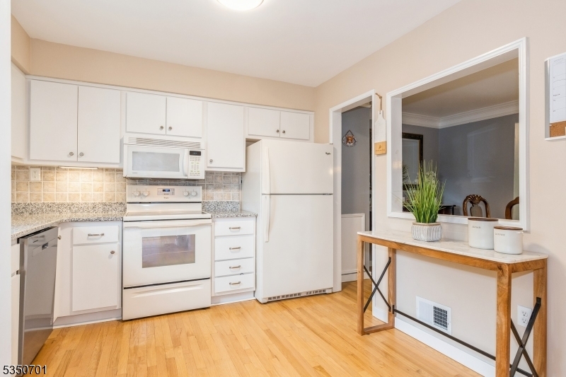 2805 Balmoral Ct  Hillsborough Twp. NJ 08844 photo