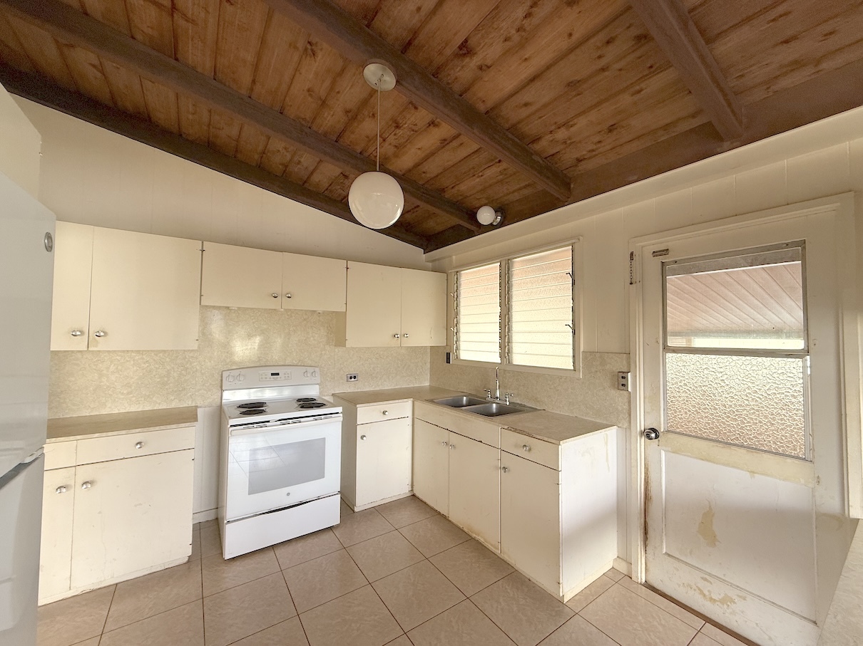 Property Photo: 3172 Uluhui St HI 96766