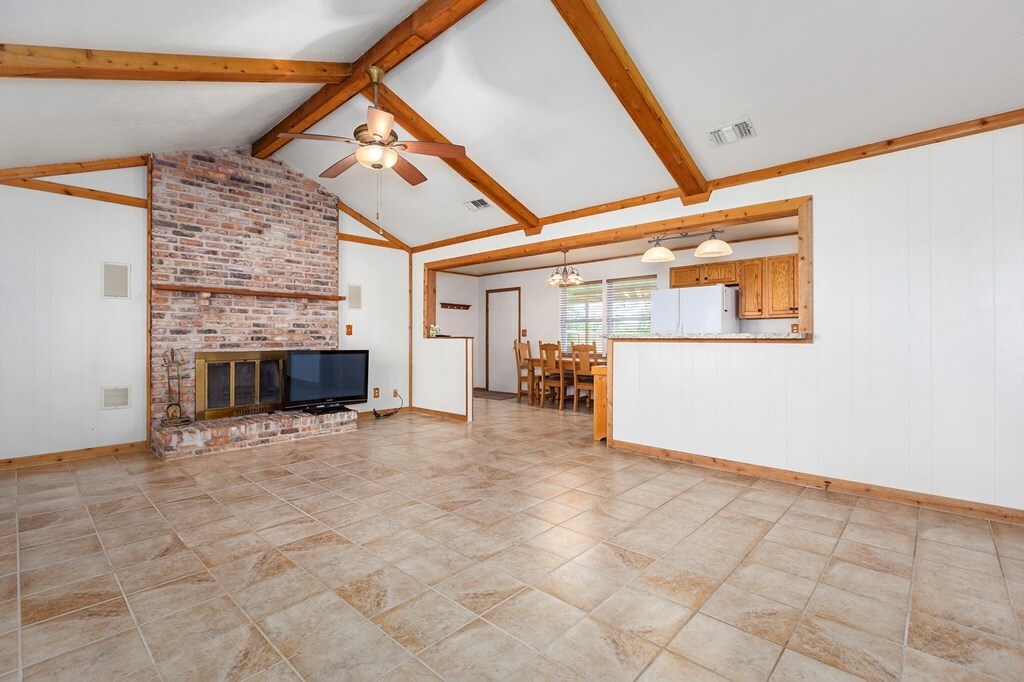 Property Photo: 407 Marshall Road TX 75969