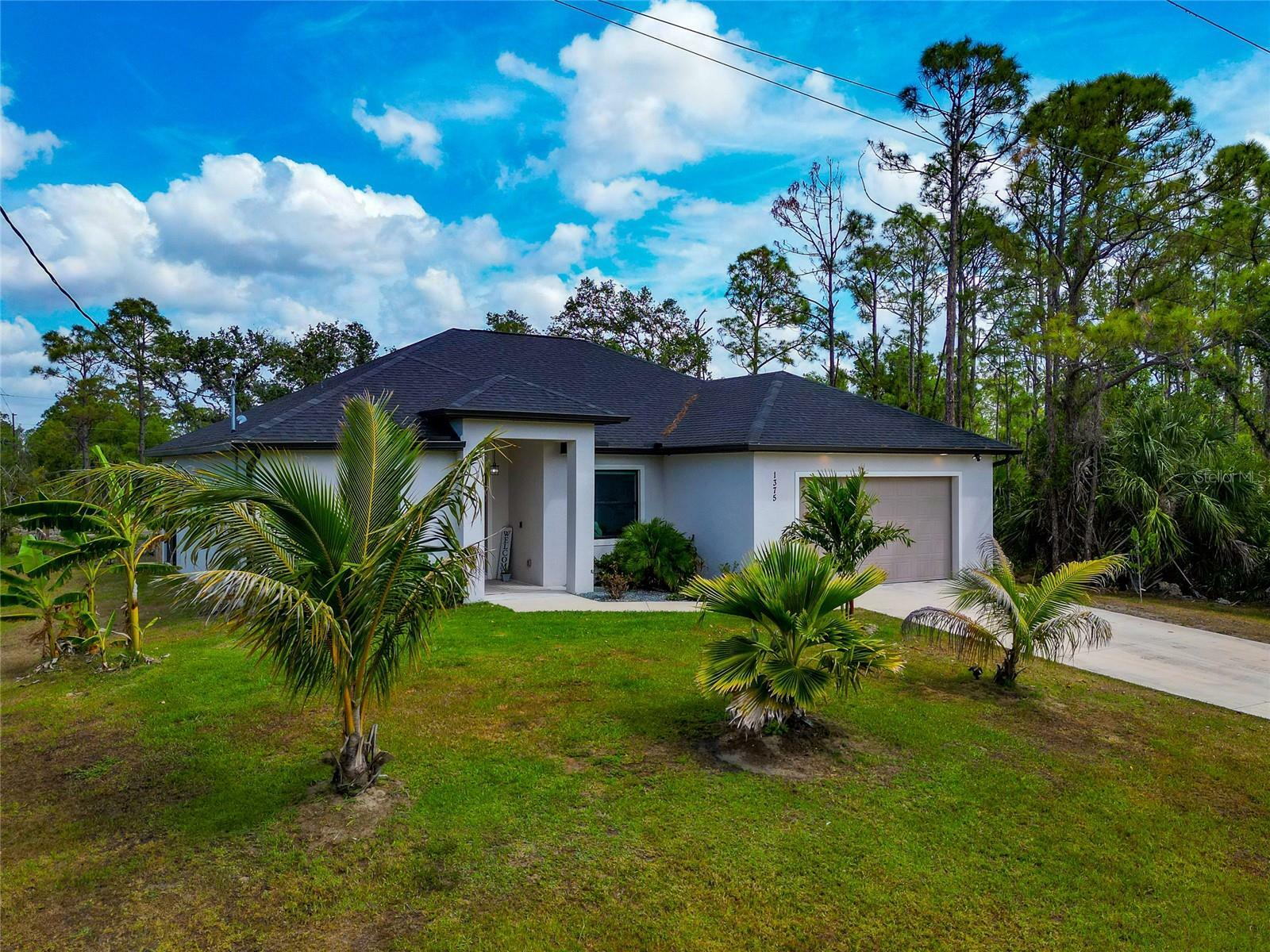 Property Photo: 1375 Norwalk Terrace FL 33953