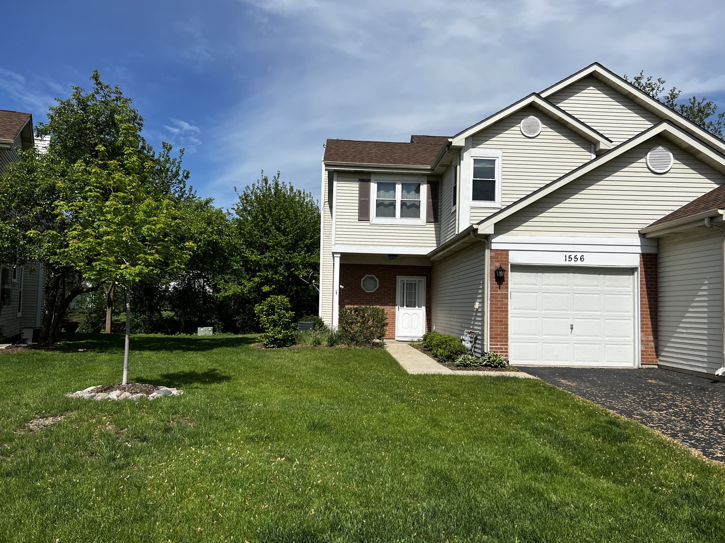 Property Photo: 1556 Darien Lake Drive IL 60561