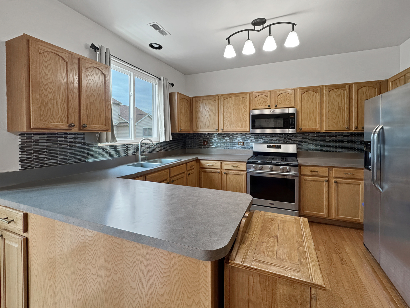Property Photo: 766 Cherry Creek Drive 766 IL 60030