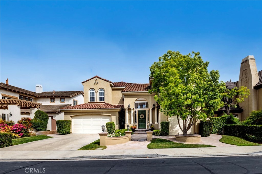 Property Photo:  10 Spring  CA 92620 