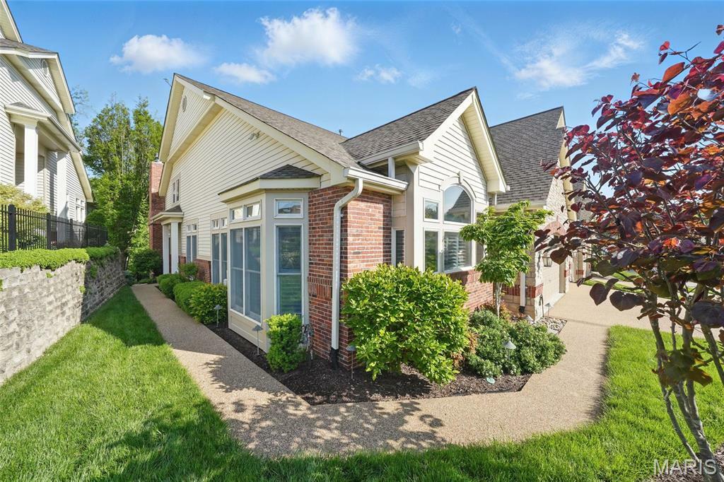 Property Photo: 735 Stonebluff Court MO 63005