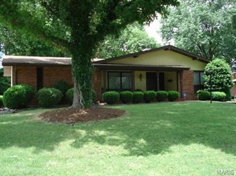 Property Photo: 745 Gateswood Drive MO 63033