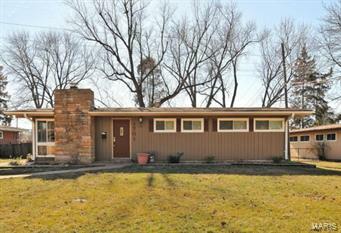 Property Photo: 1701 Ridgewood Drive MO 63126