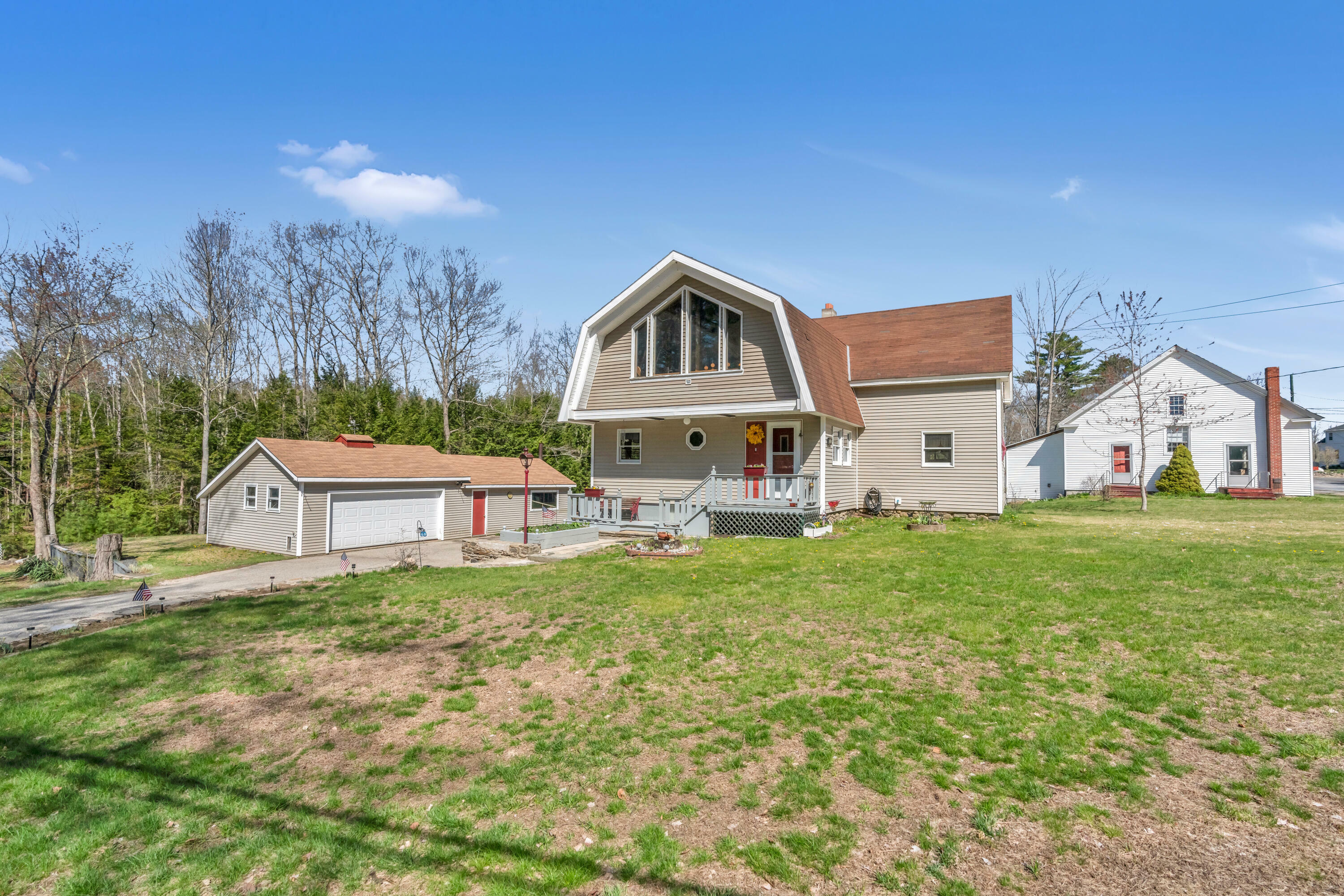Property Photo: 502 Mansion Road ME 04042
