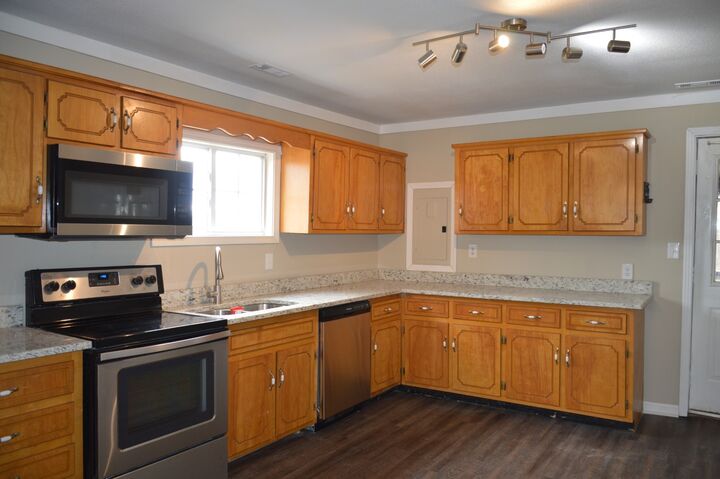 Property Photo:  311 Gip Manning Rd  TN 37042 
