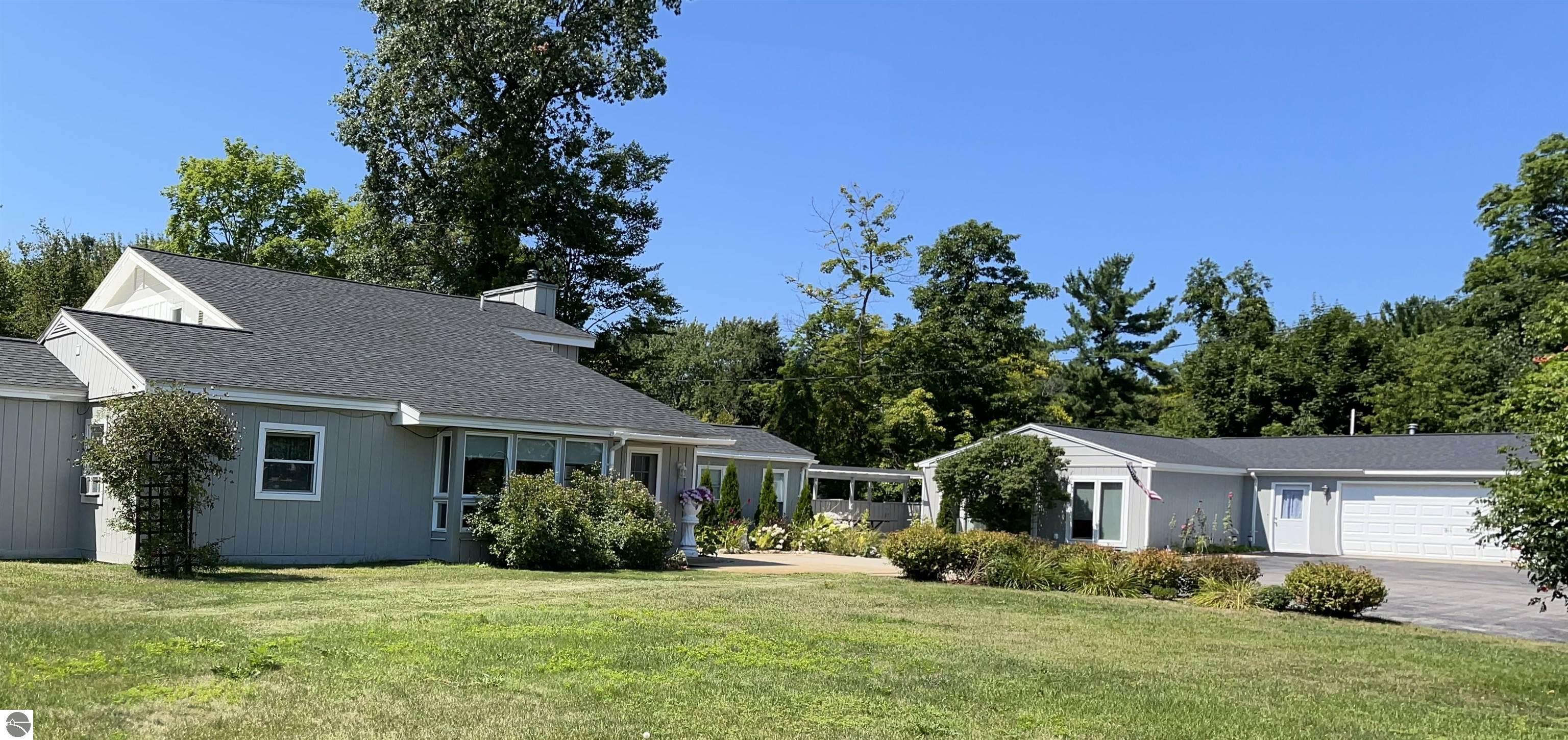 10774 S US-31  Williamsburg MI 49690 photo