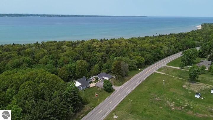 10774 S US-31  Williamsburg MI 49690 photo