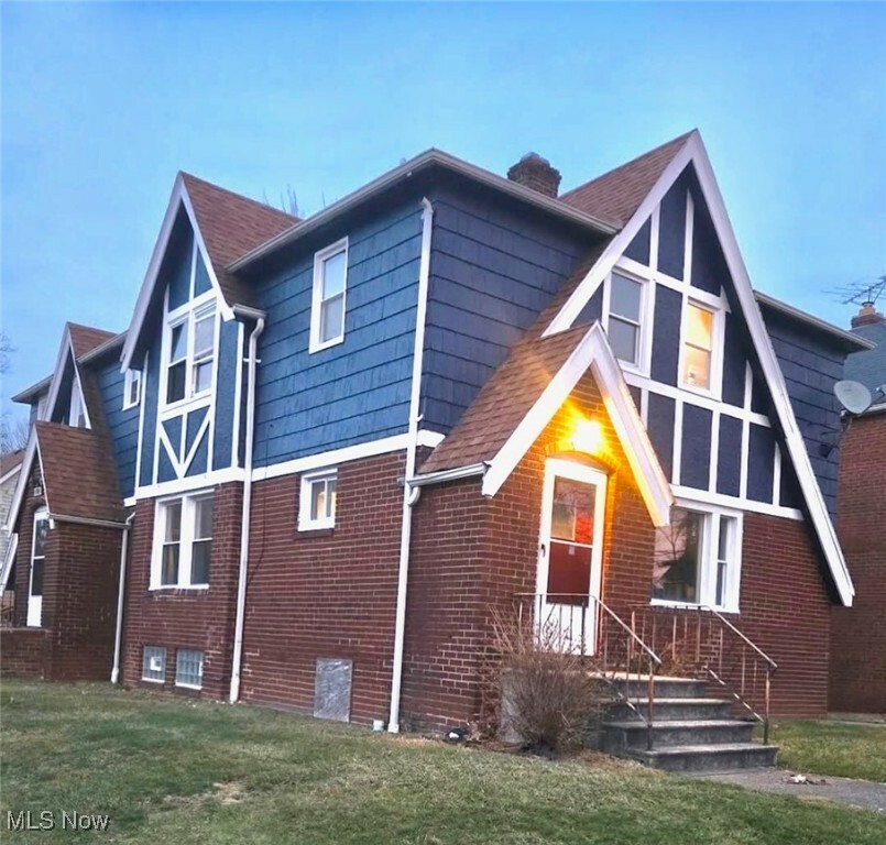 Property Photo: 934 Ravine Drive OH 44112