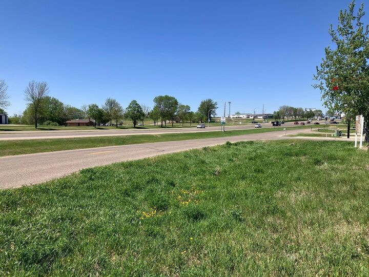 Property Photo:  1400 W Lincoln Avenue  MN 56537 