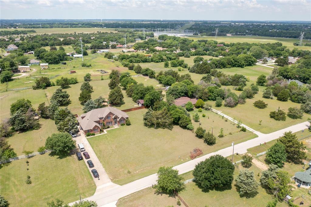 Property Photo: 1915 Lillian Avenue TX 75154