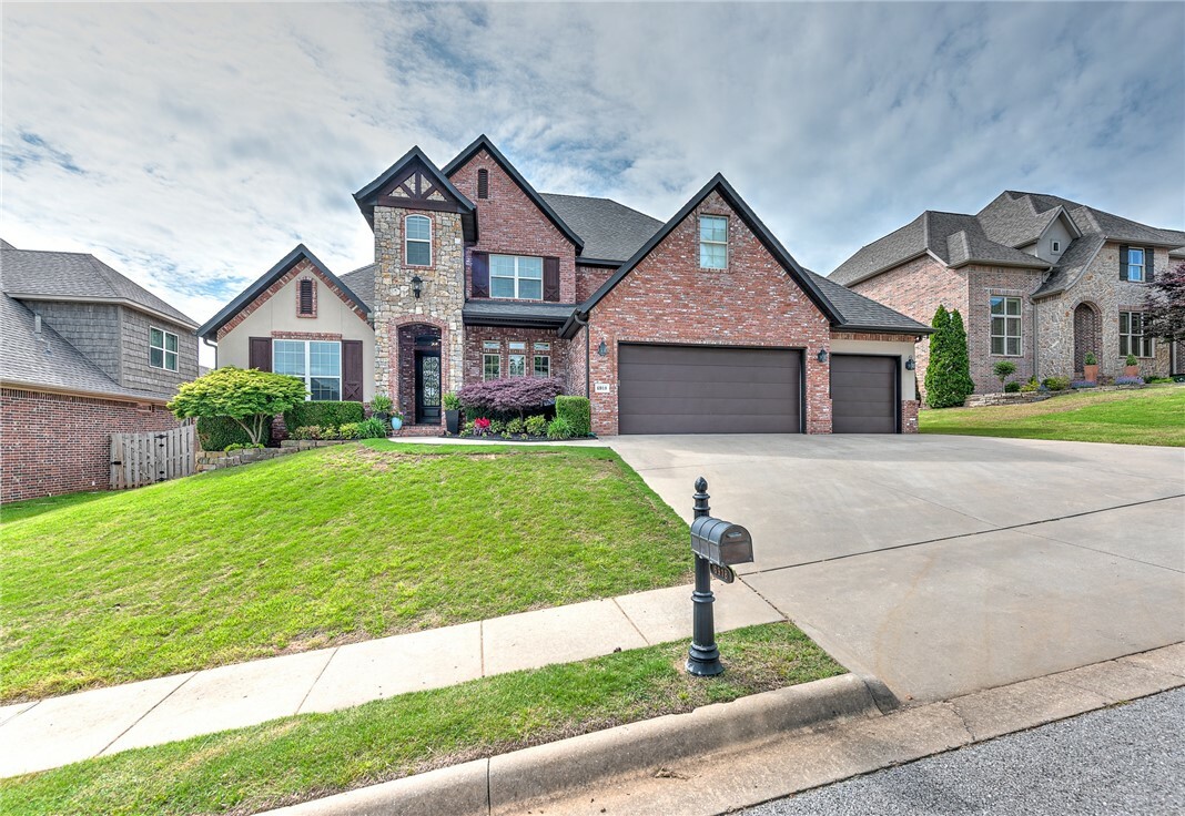 Property Photo: 6918 W Altamonte Drive AR 72758