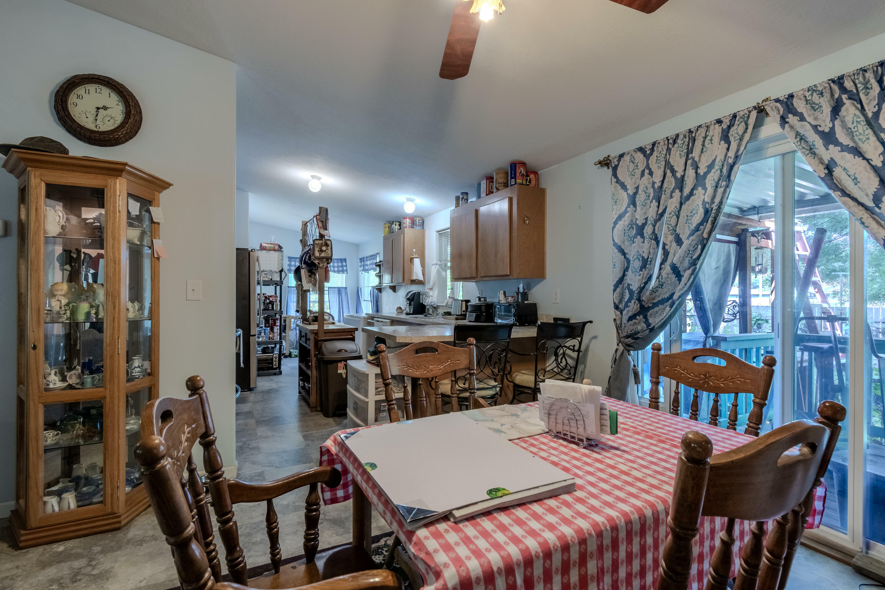 Property Photo: 5912 Shady Brook Drive OR 97502
