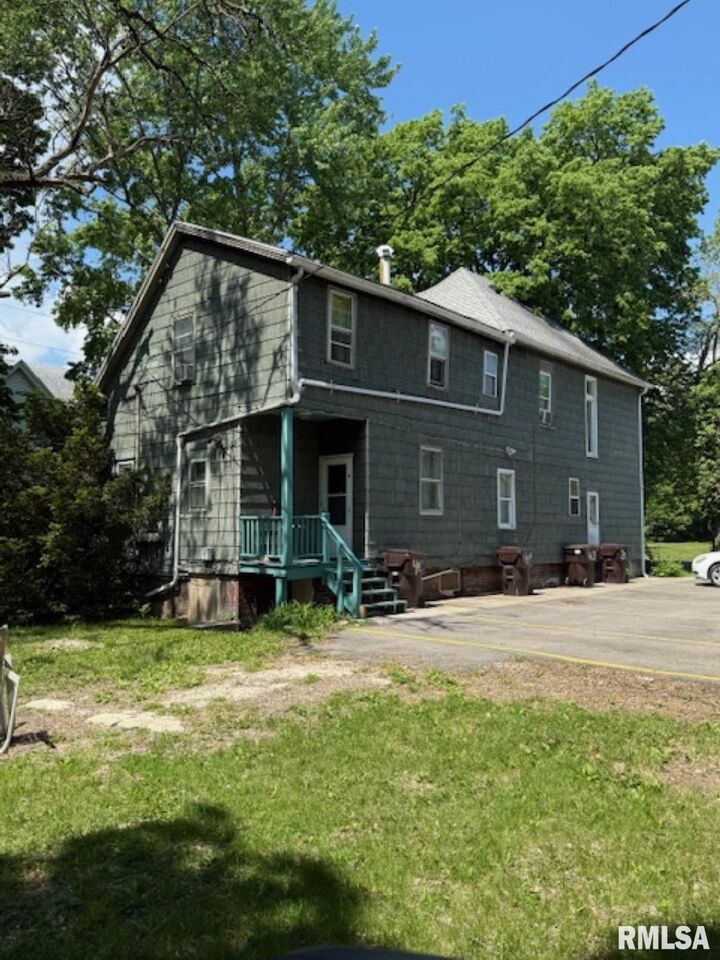 Property Photo:  1106 NE Jefferson Avenue  IL 61603 