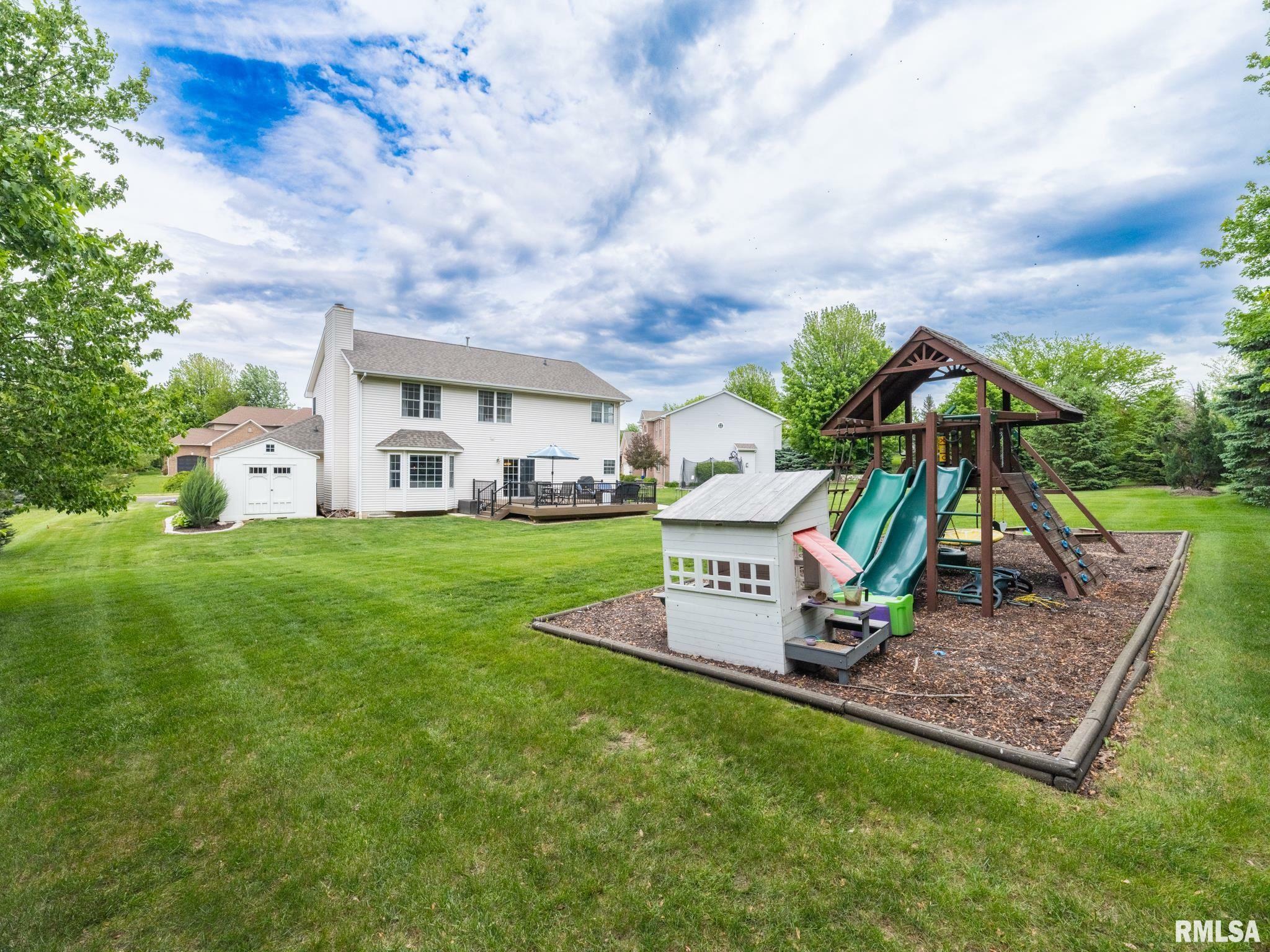 Property Photo: 2204 W Dover Court IL 61525