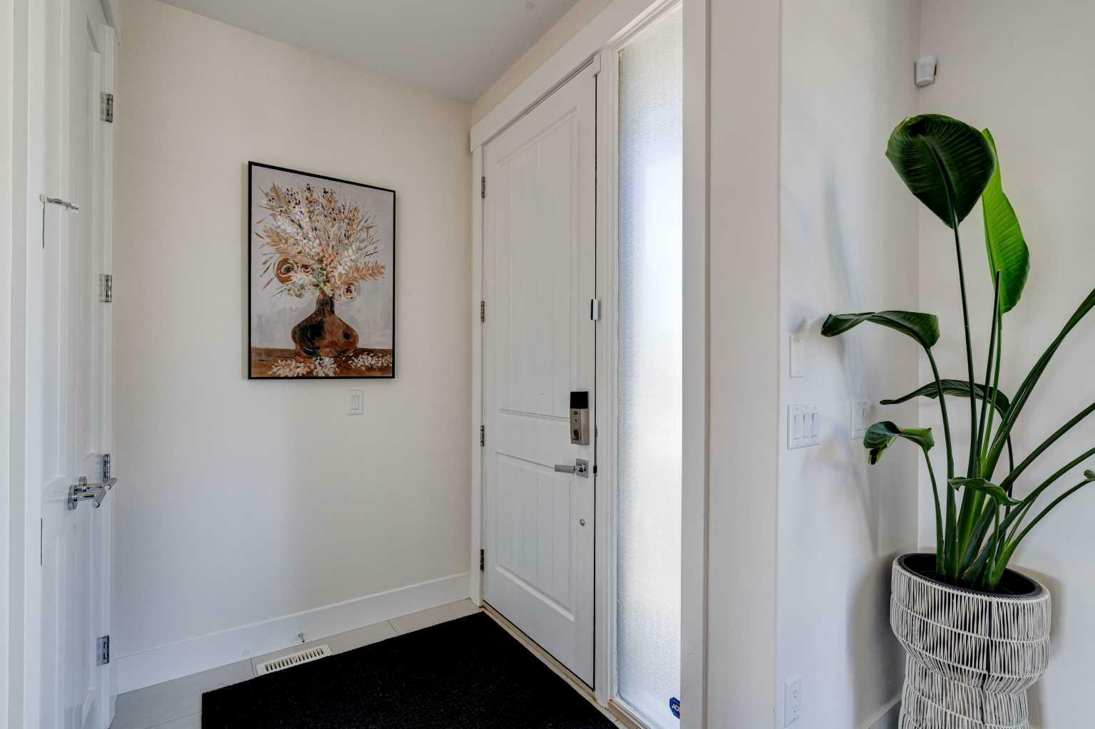Property Photo: 1129 19 Avenue NW AB T2M 1A1