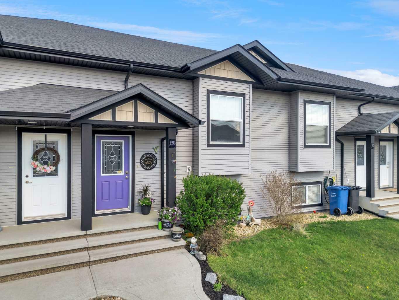 Property Photo: 130 Henderson Crescent AB T0M 1R0