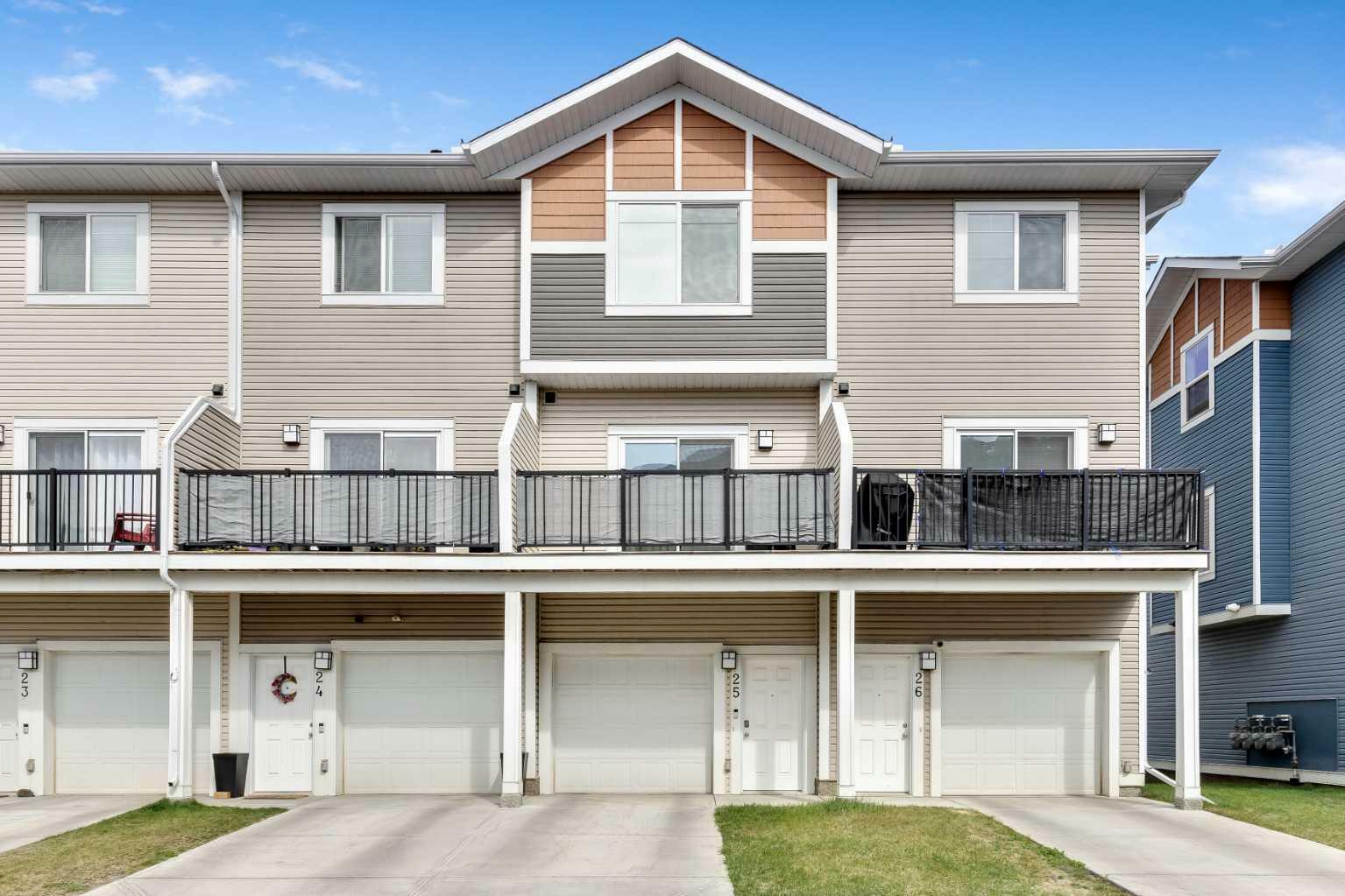 Property Photo: 25 Stonehouse Crescent NW AB T1V 0G4