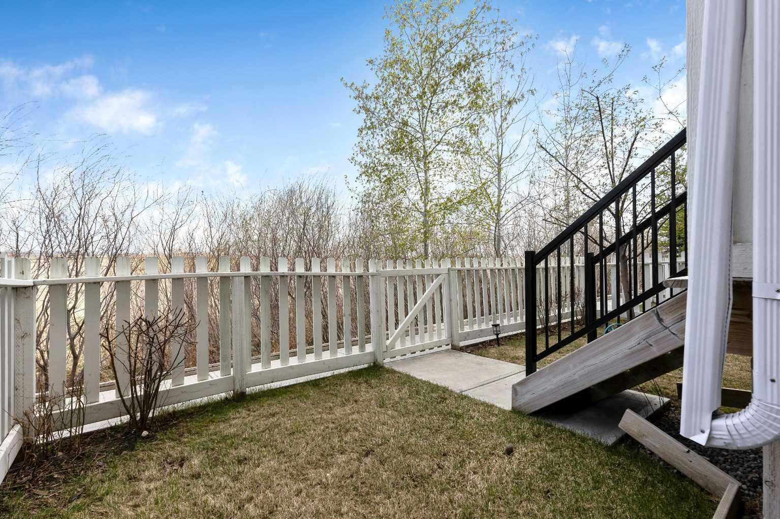 Property Photo: 25 Stonehouse Crescent NW AB T1V 0G4