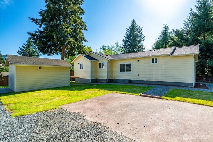 Property Photo: 921 Autumn Lane 205 WA 98229