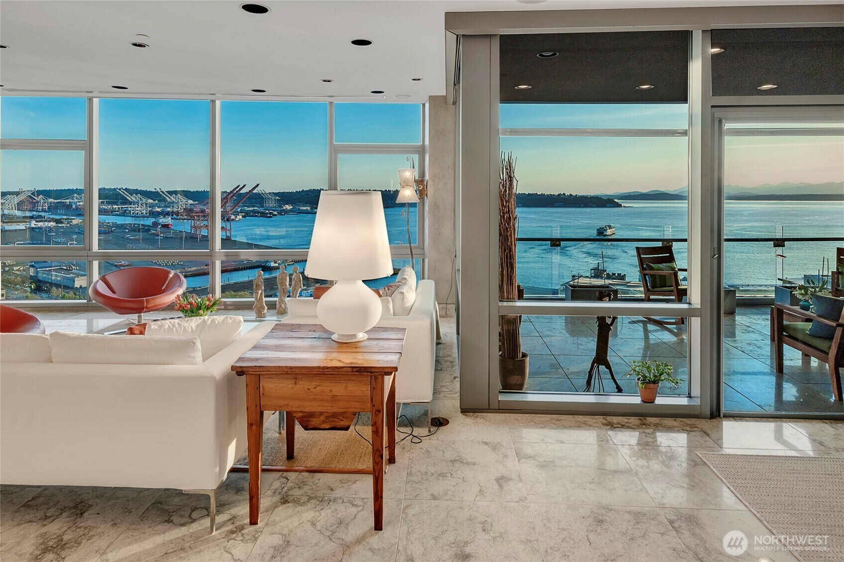 Property Photo: 715 2nd Avenue 1801 WA 98104
