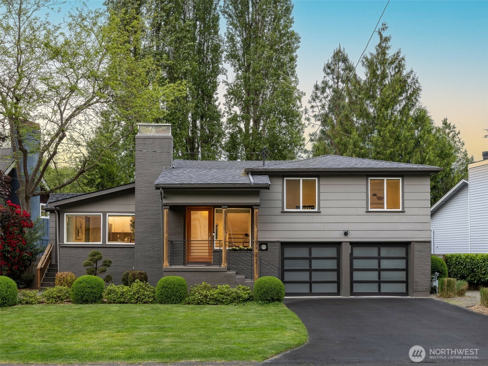 9122  Matthews Avenue NE  Seattle WA 98115 photo