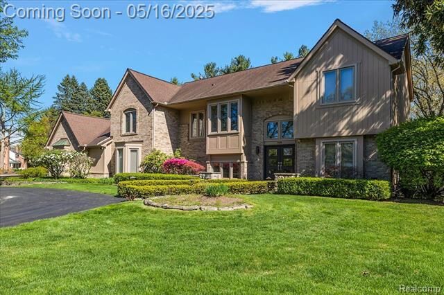 Property Photo: 7179 Leyland Court MI 48301