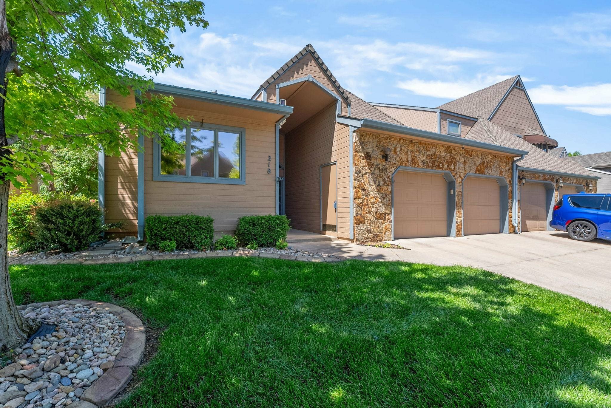 Property Photo: 909 N Maize Rd KS 67212