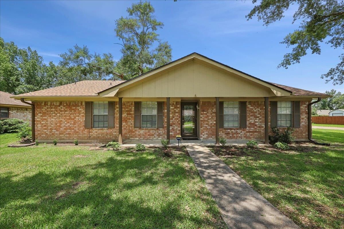 Property Photo:  5210 Ada Ave  TX 77708 
