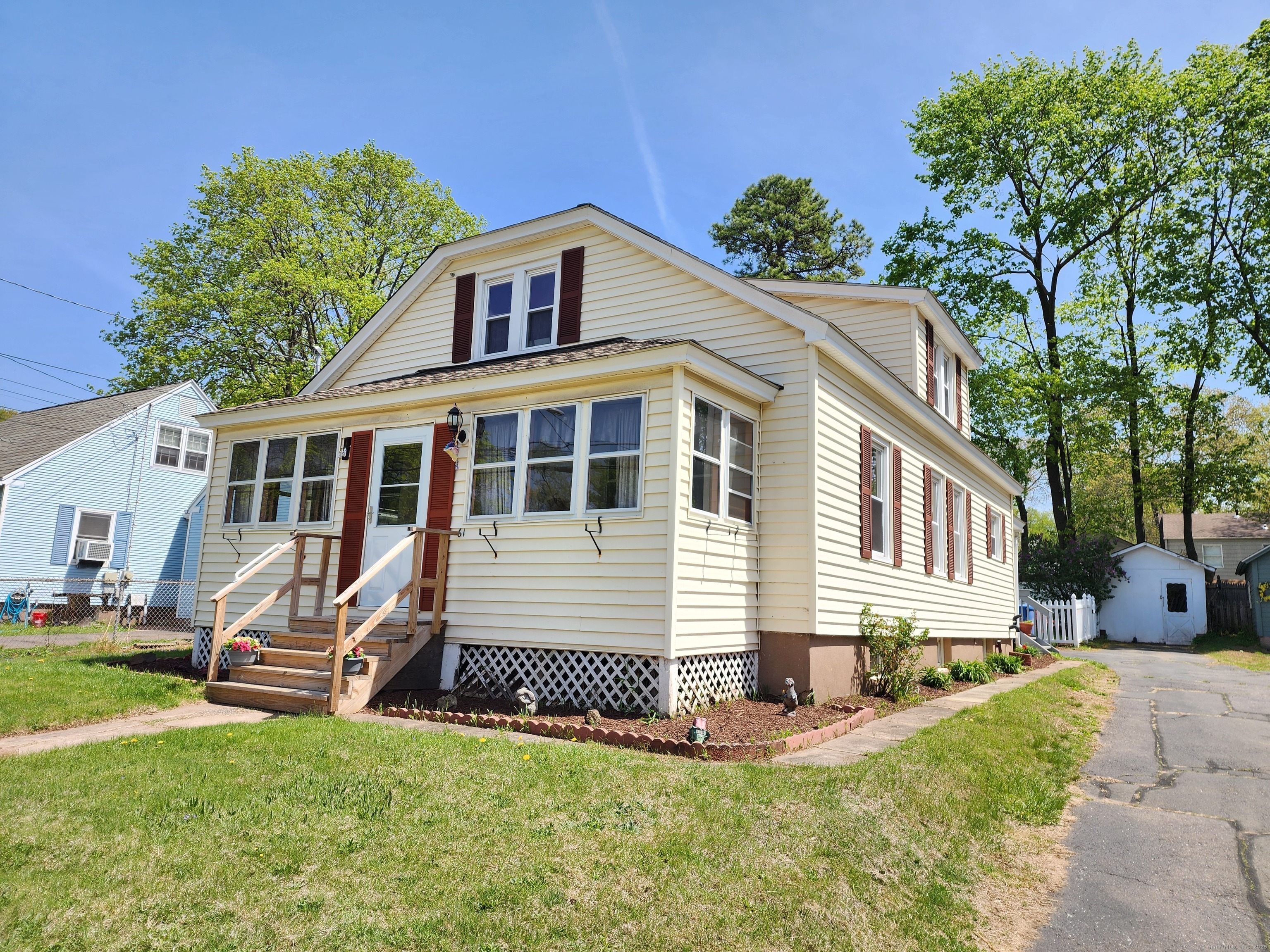 Property Photo: 61 Hawthorne Street CT 06042