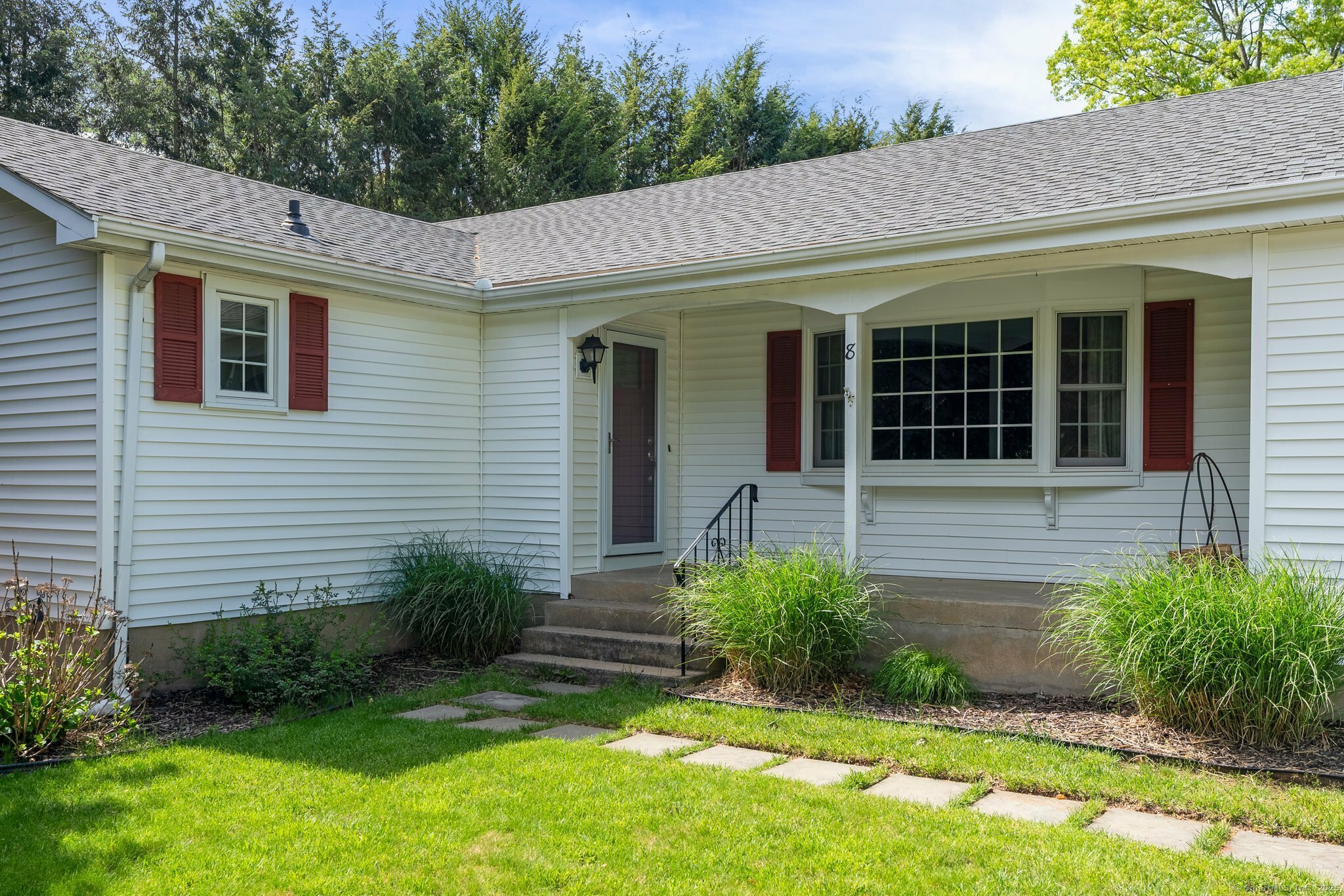 Property Photo: 8 Hampshire Place CT 06416