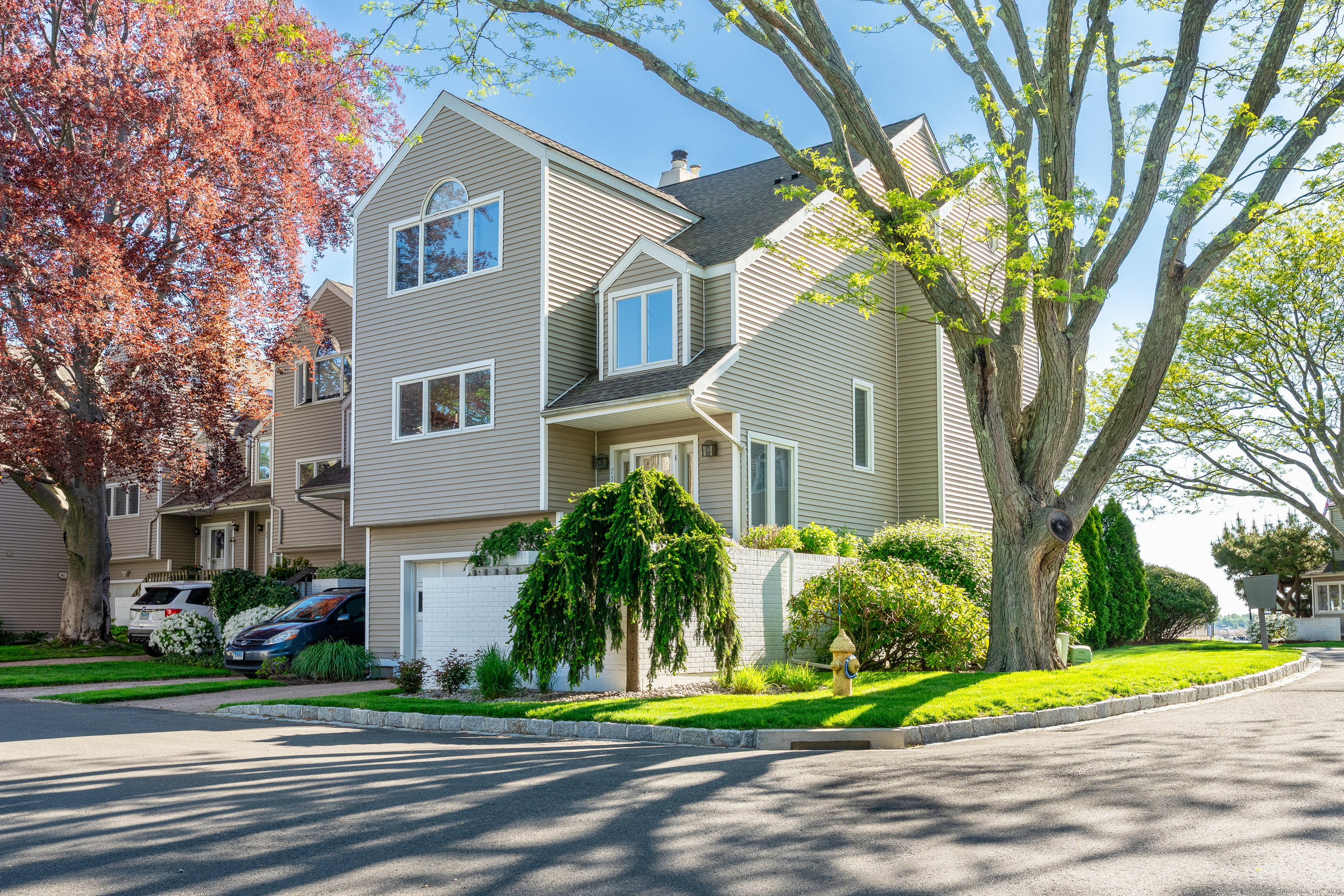 Property Photo: 75 Harbour View Place 75 CT 06615