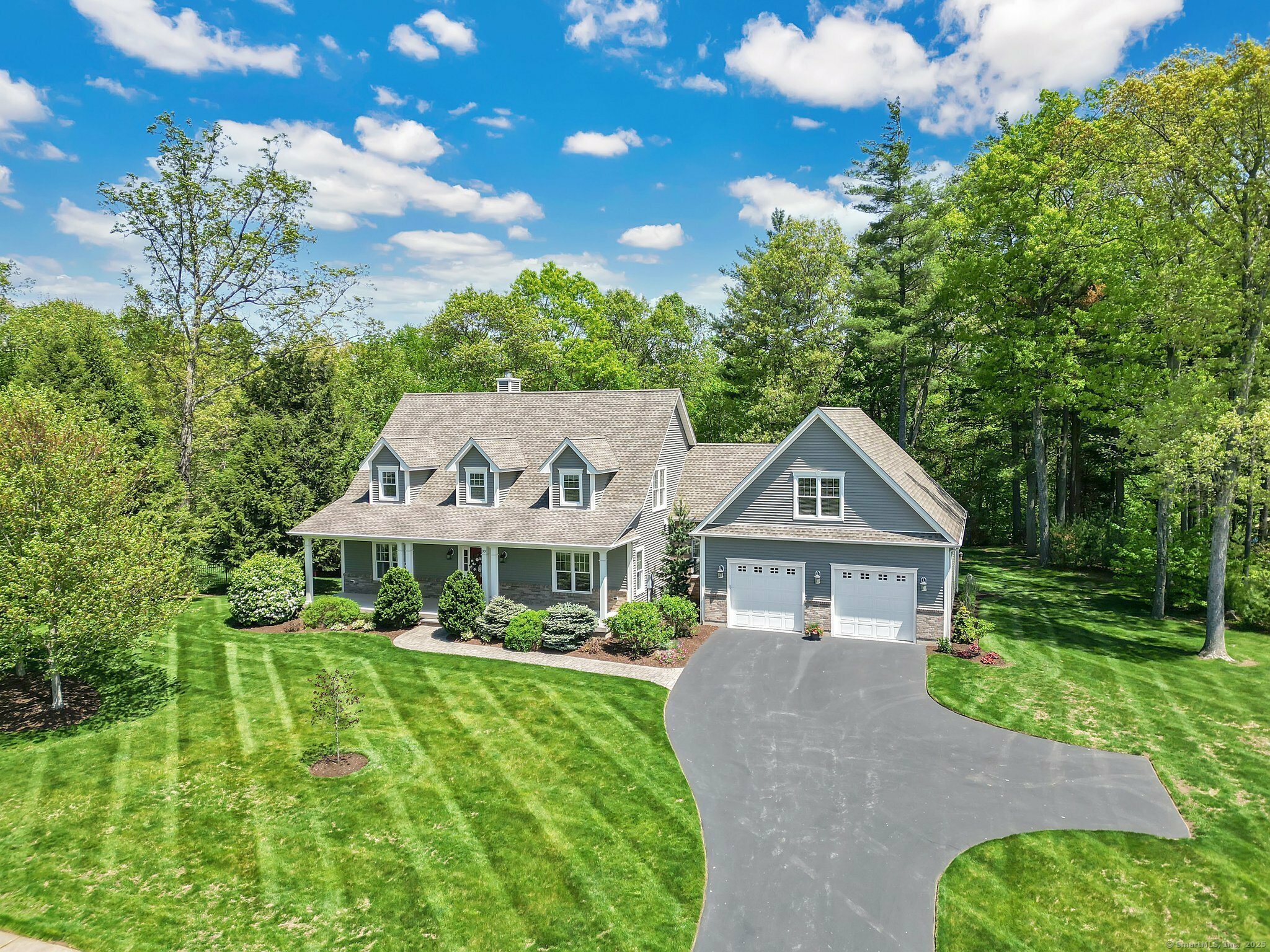 Property Photo: 33 Ellsworth Lane CT 06029