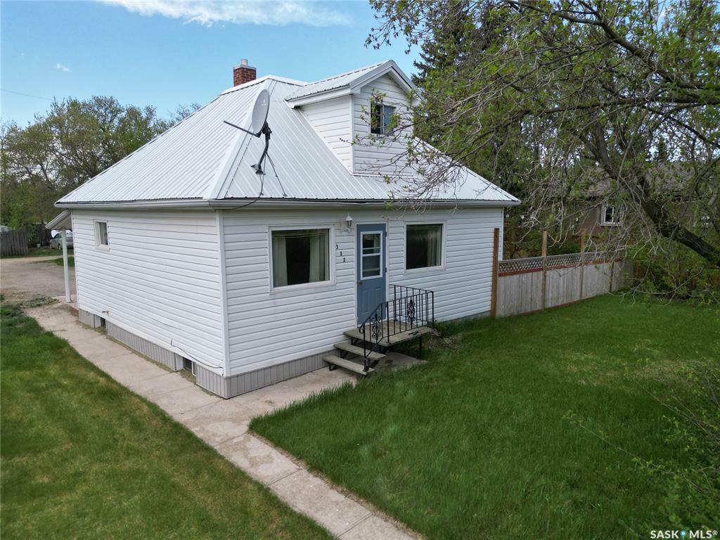 Property Photo: 312 Stanley Street SK S0G 0Y0