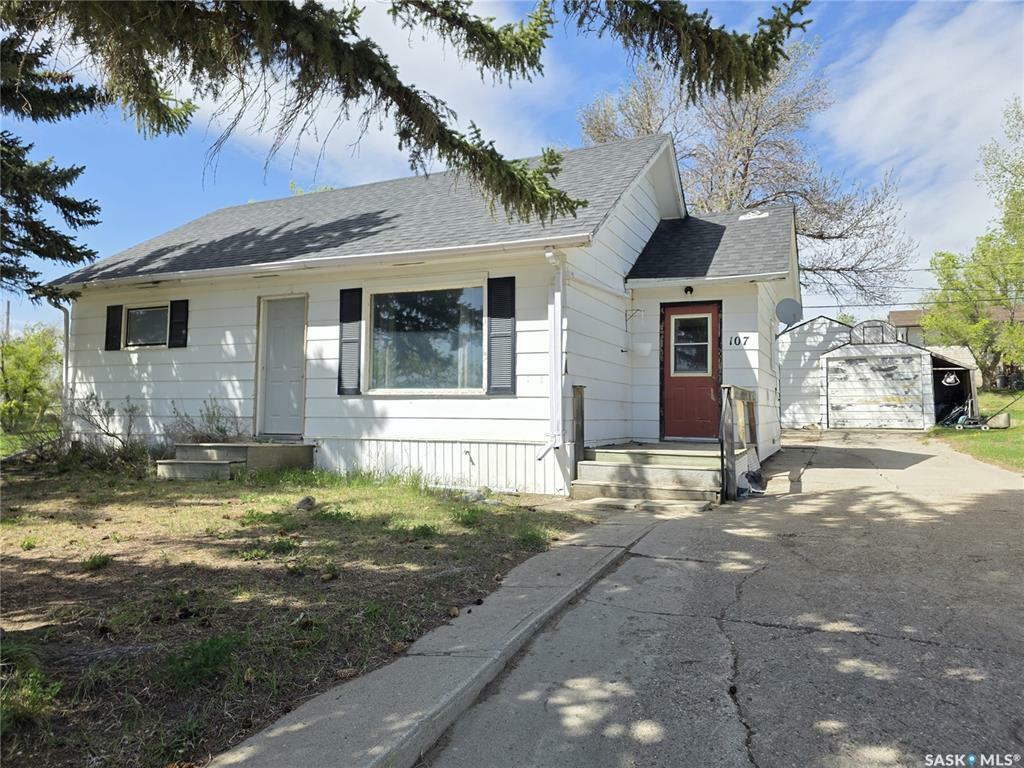 Property Photo: 107 Railway Avenue SK S0L 0C0