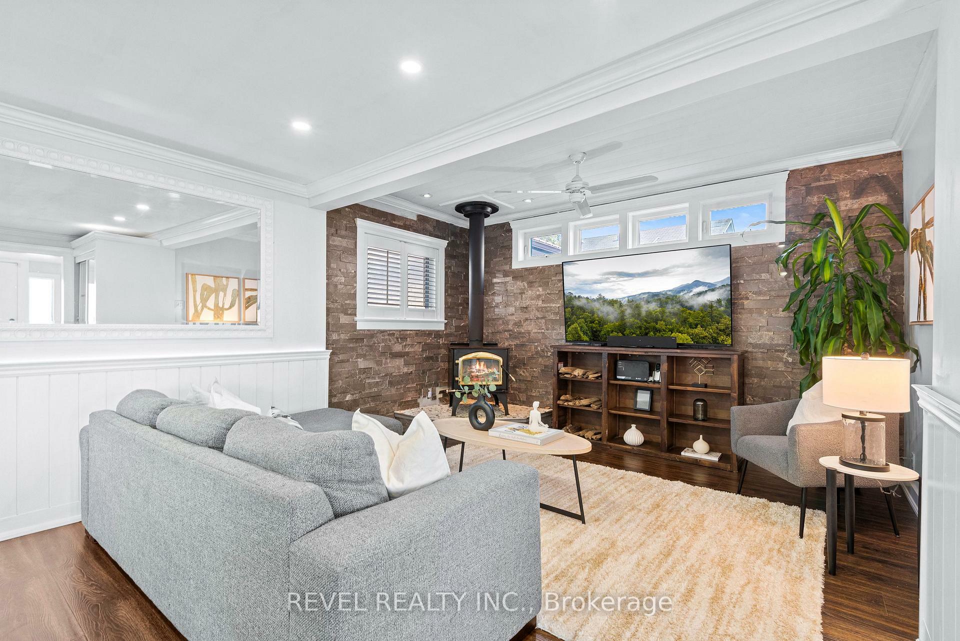 Property Photo: 456 Crystal Beach Boulevard ON L1N 9Z7