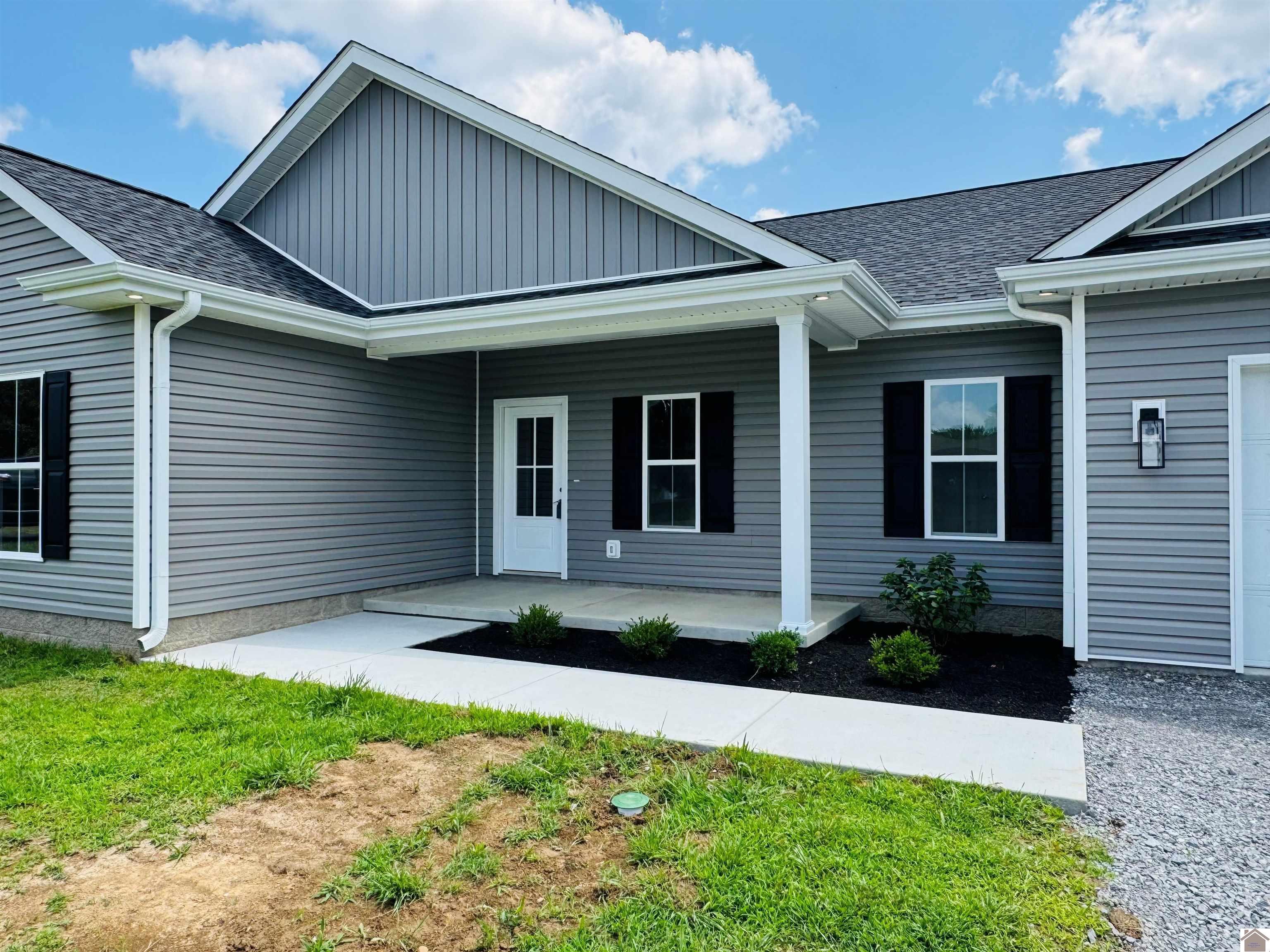 Property Photo: 310 Geraldine Dr KY 42001